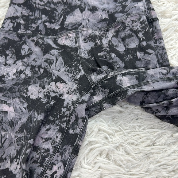 Lululemon Align Pant II 25" Floral Illusion Ice Grey Multi - Picture 2 of 5